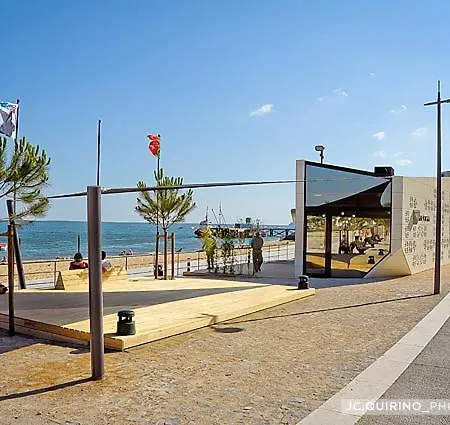 Situado Na Zona Costeira Da 아파트