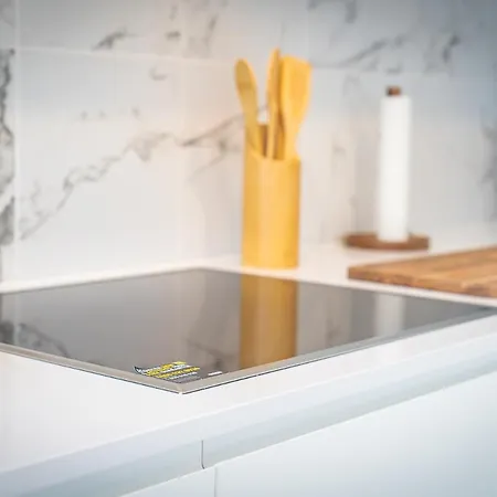 Situado Na Zona Costeira Da *